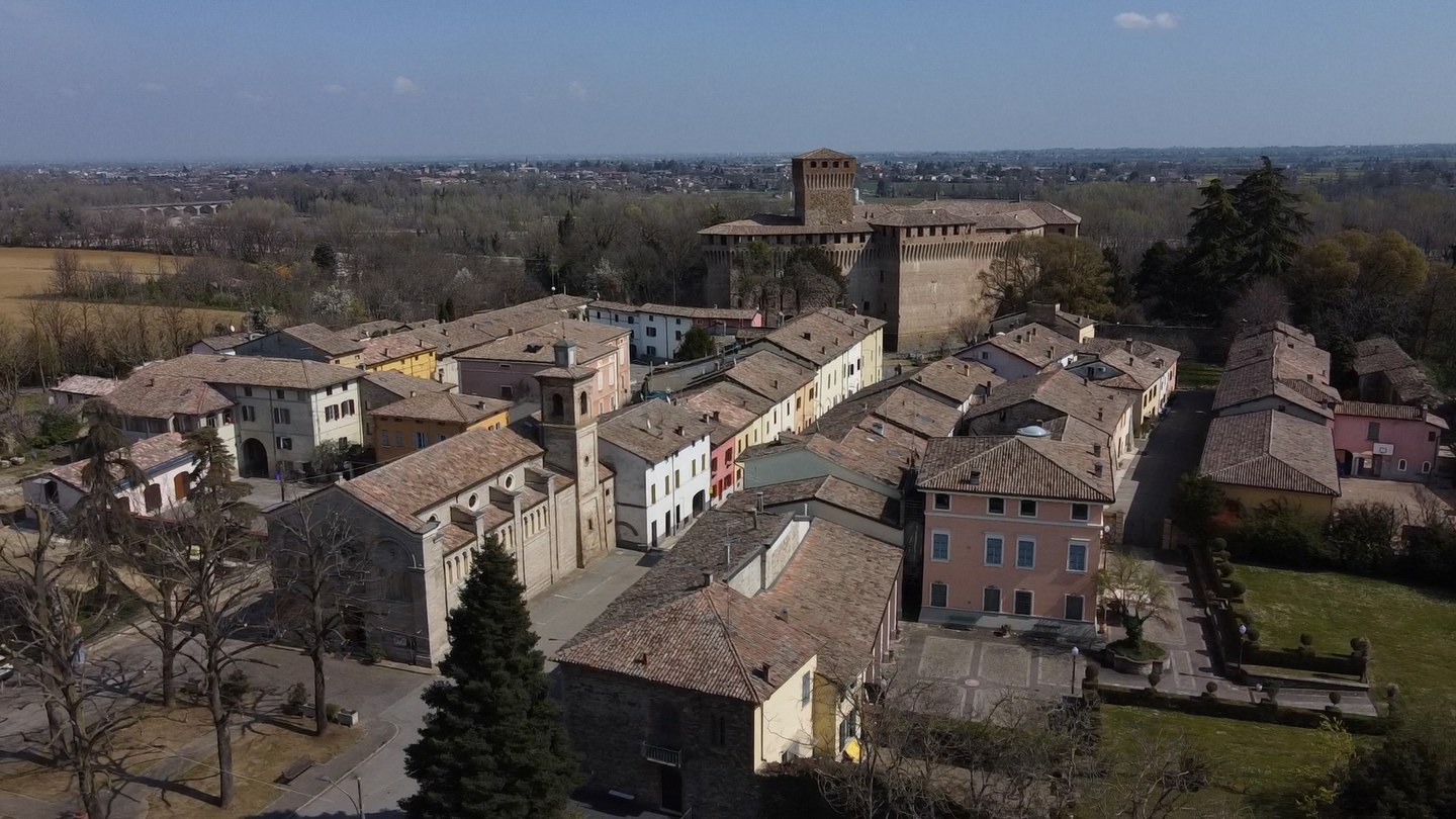 Borgo e chiesa